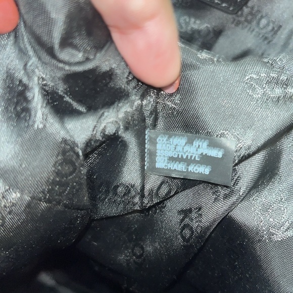 Michael Kors Large Jet Set Black Leather Saffiano Tote - Picture 10 of 12